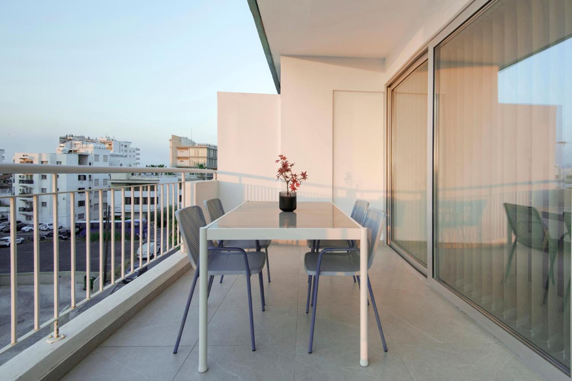 Amazing Two Bedroom Apartment Larnaca Exterior foto